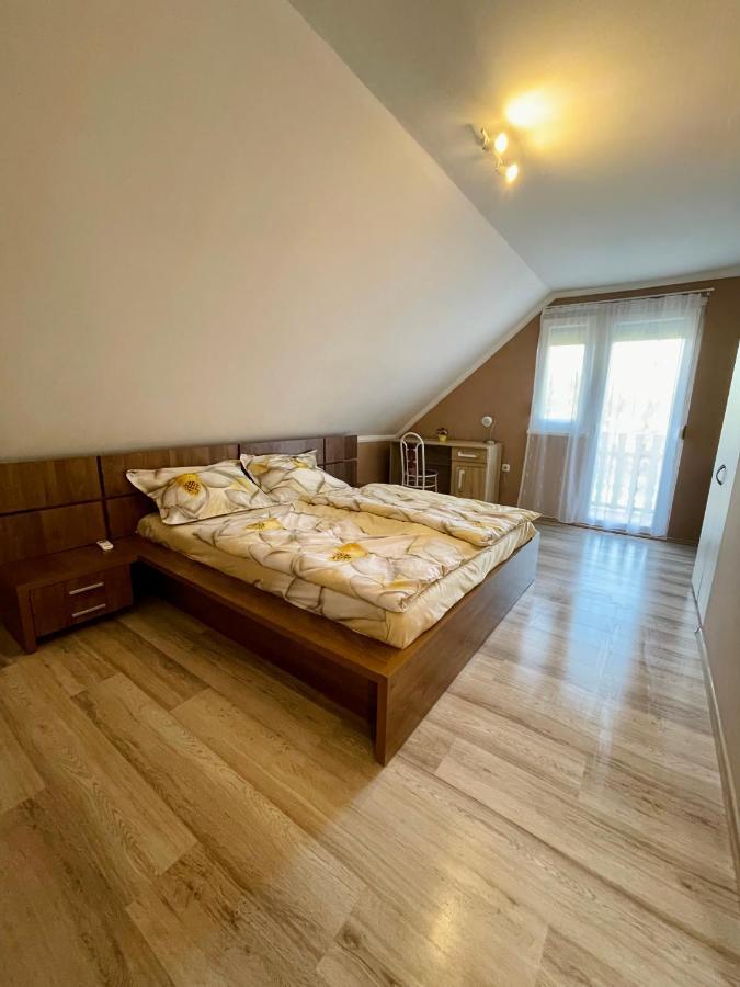 Villa Betti Balatonkeresztúr Esterno foto
