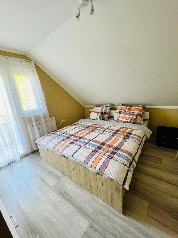Villa Betti Balatonkeresztúr Esterno foto